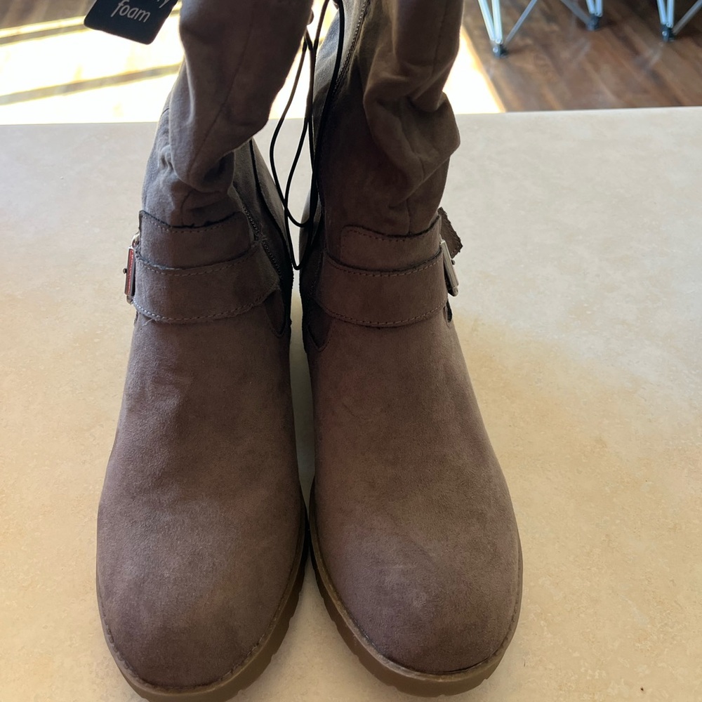 Women's Size 11 Brown Ankle Boots Arizona NEW - Picture 2 of 6